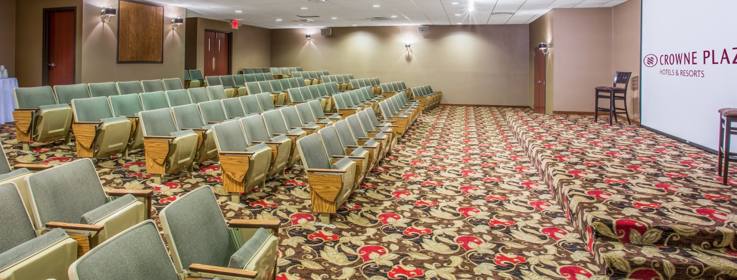 Aviation 2 Room in Crowne MKE